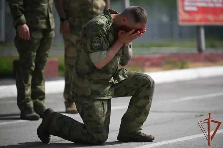 В Сибири прошли квалификационные испытания на право ношения крапового берета среди военнослужащих спецподразделений Росгвардии