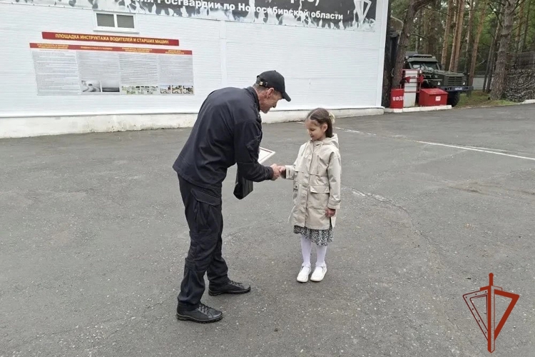 В Новосибирском ОМОН на транспорте «Магистраль» прошел день открытых дверей