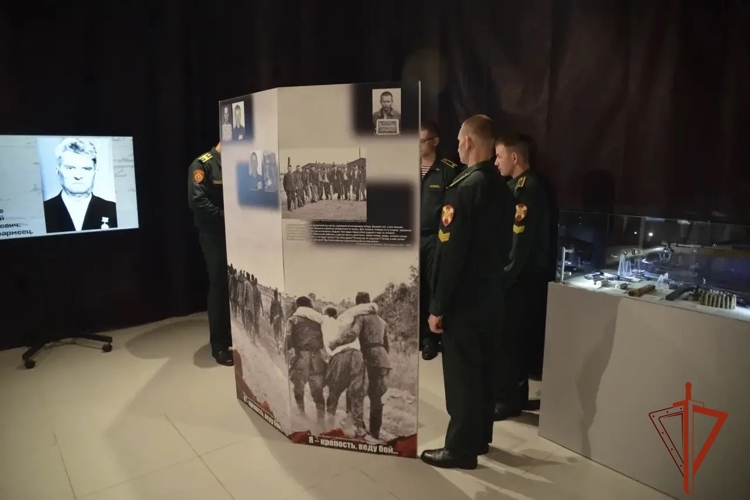 При участии Новосибирского военного института Росгвардии в Новосибирске открылась выставка о защитниках Брестской крепости