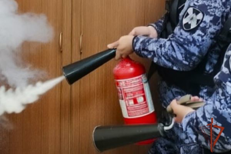 В поселке Кольцово экипаж Росгвардии оперативно ликвидировал  возгорание на охраняемом объекте