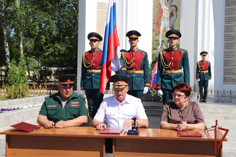 В Новосибирском военном институте Росгвардии состоялась встреча выпускников первого выпуска, состоявшегося 50 лет назад