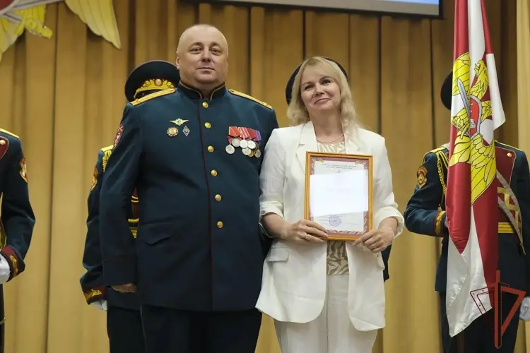 Военный госпиталь Сибирского ордена Жукова округа Росгвардии отметил 30-летний юбилей