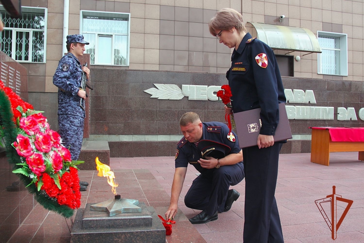 В Новосибирске сотрудники вневедомственной охраны Росгвардии приведены к Присяге