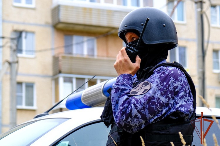 В Новосибирске сотрудниками вневедомственной охраны Росгвардии задержаны лица, находящихся в розыске