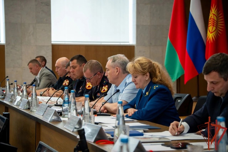 Руководитель управления вневедомственной охраны Росгвардии по Новосибирской области принял участие во Всероссийском совещании-семинаре в Нижнем Новгороде (ВИДЕО)