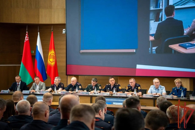 Руководитель управления вневедомственной охраны Росгвардии по Новосибирской области принял участие во Всероссийском совещании-семинаре в Нижнем Новгороде (ВИДЕО)
