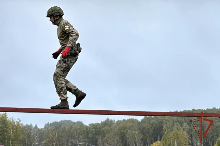 В Новосибирском военном институте Росгвардии прошли соревнования по курсантскому триатлону