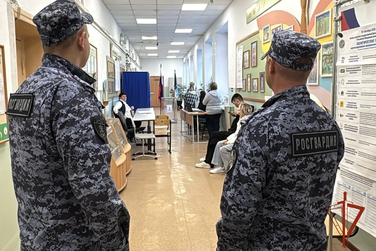 Росгвардейцы обеспечили безопасность выборов в Новосибирской области