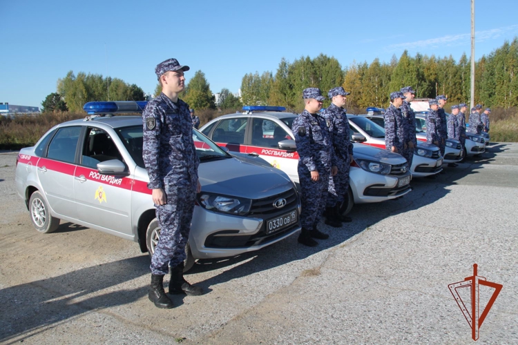 В Новосибирске для сотрудников вневедомственной охраны Росгвардии проведены занятия по водительскому мастерству