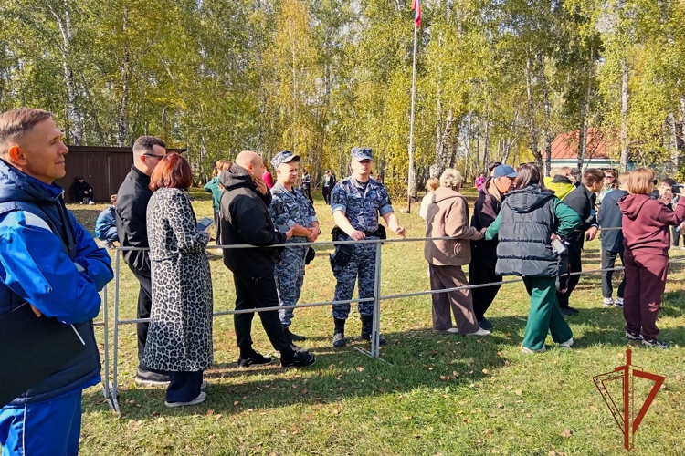 Сотрудники вневедомственной охраны Росгвардии приняли участие во всероссийском "Кроссе нации»
