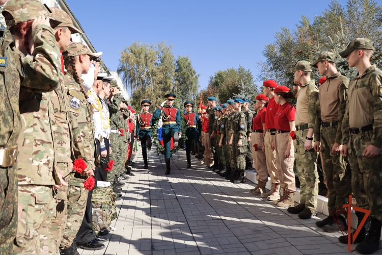 В Новосибирском военном институте Росгвардии  увековечили память первого начальника учебного заведения