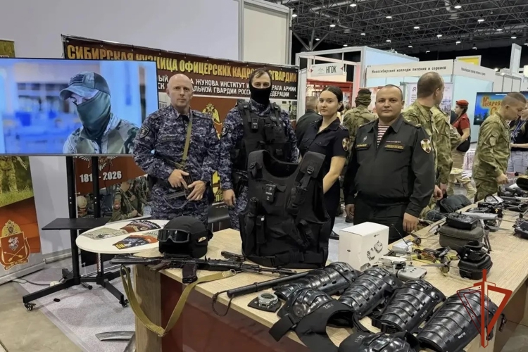 Интерактивная площадка для тестирования профессий Росгвардии привлекла молодежь в Новосибирском Экспоцентре 