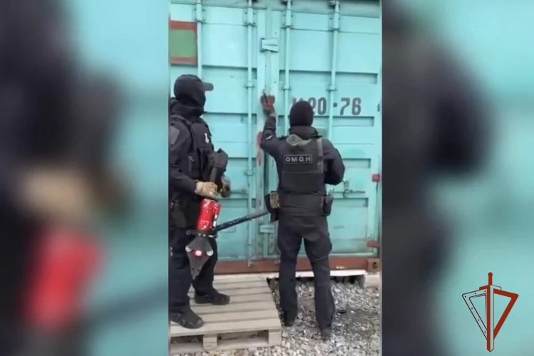 В Новосибирске при поддержке спецподразделения Росгвардии изъята из незаконного оборота крупная партия немаркированных сигарет