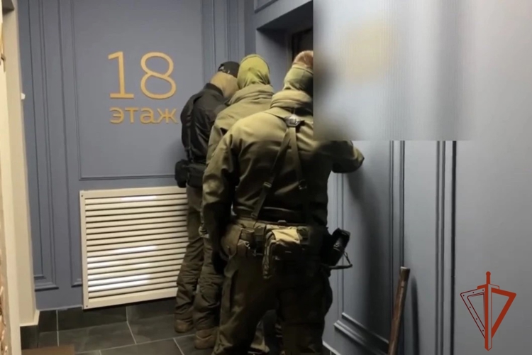 В Новосибирске при содействии спецназа Росгвардии пресечена противоправная деятельность бывшего должностного лица